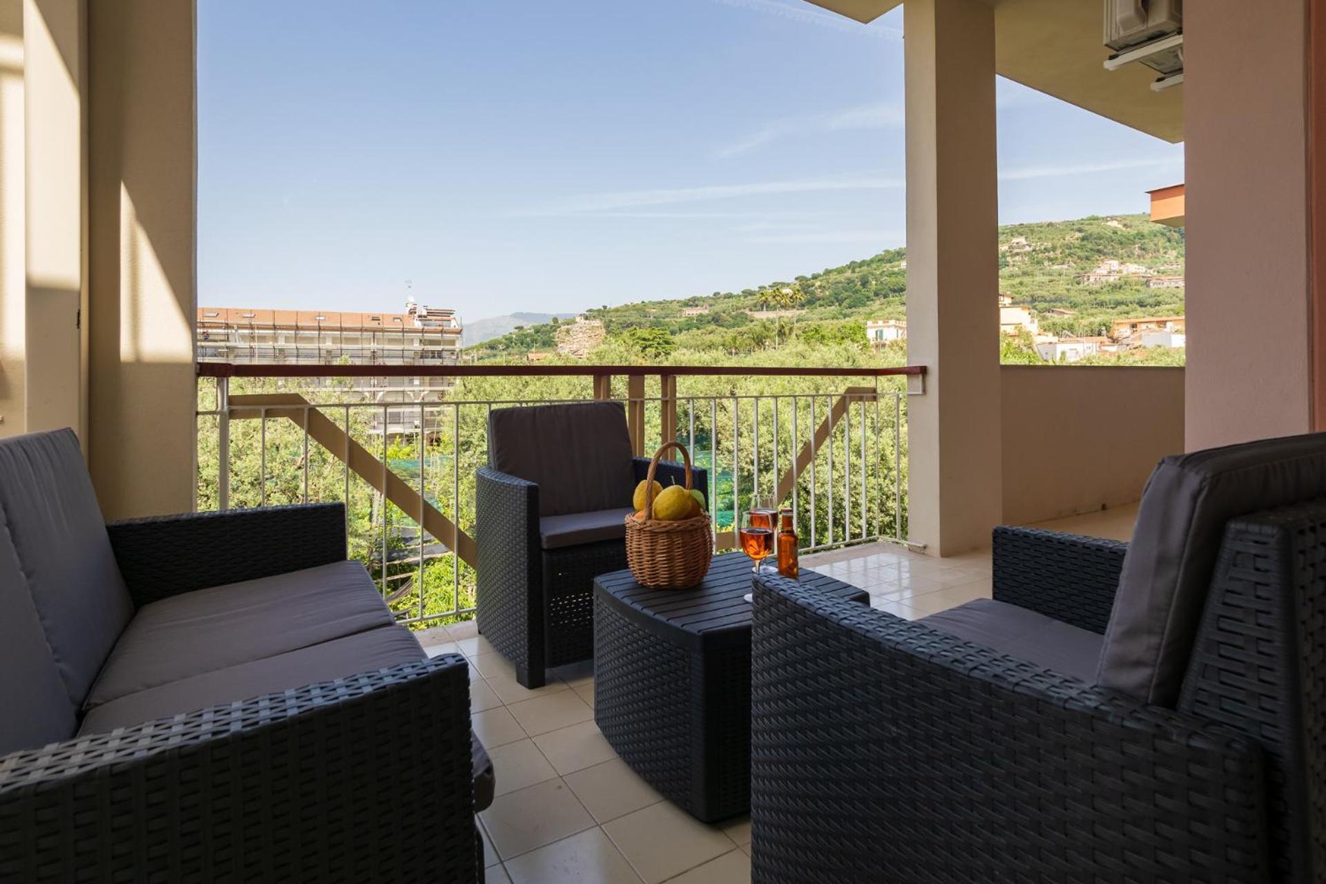 Nonno Angelo - 4 Bedrooms With Free Parking & Seaview Balcony Сорренто Екстер'єр фото