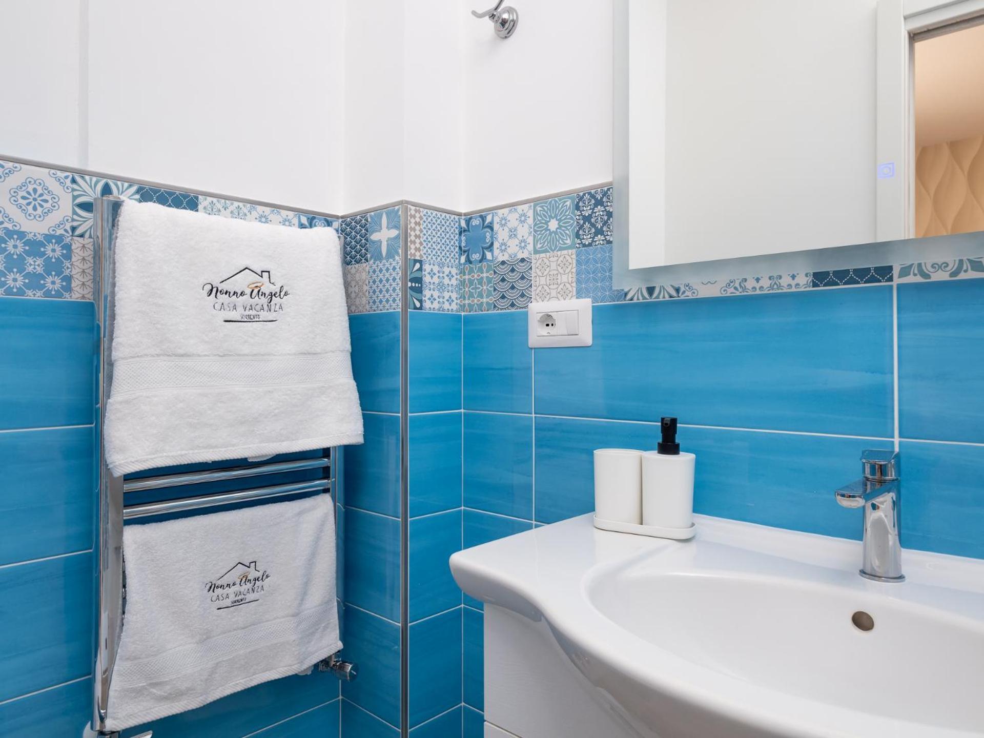 Nonno Angelo - 4 Bedrooms With Free Parking & Seaview Balcony Сорренто Екстер'єр фото
