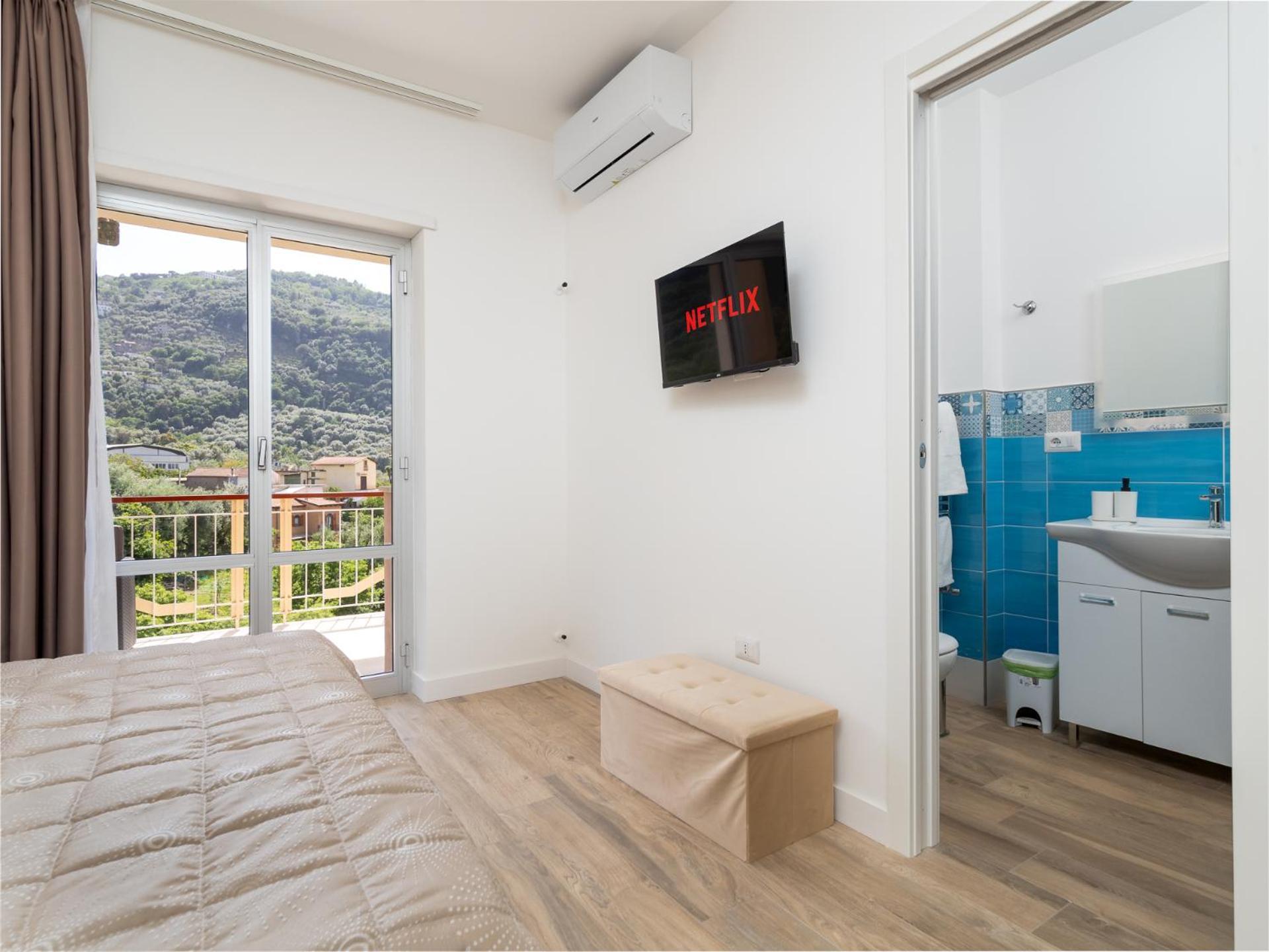 Nonno Angelo - 4 Bedrooms With Free Parking & Seaview Balcony Сорренто Екстер'єр фото